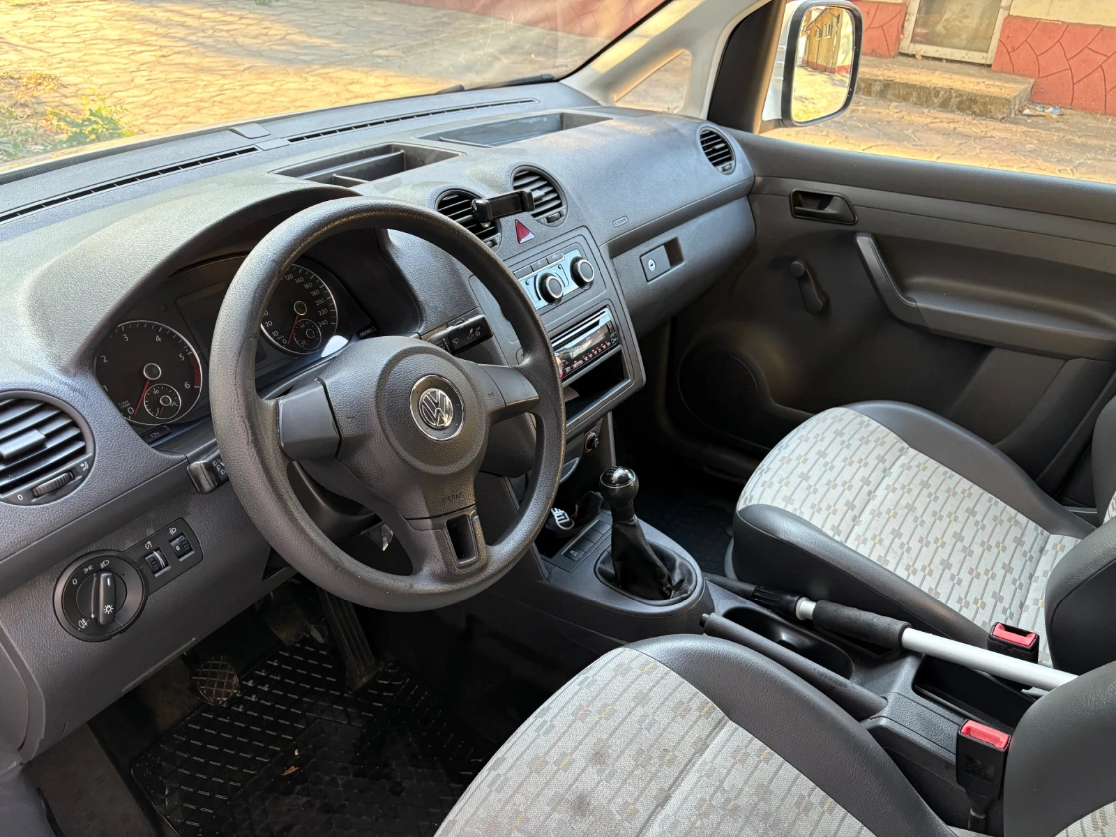 VW Caddy 1.6D - изображение 8