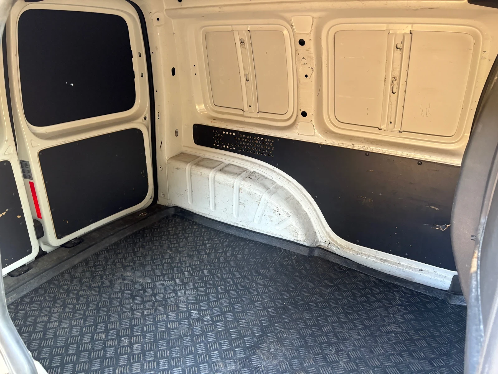 VW Caddy 1.6D | Mobile.bg — изображение 11