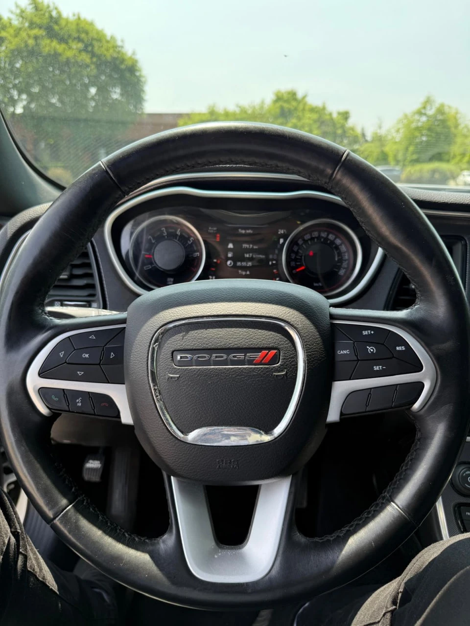 Dodge Challenger SXT PLUS - изображение 9
