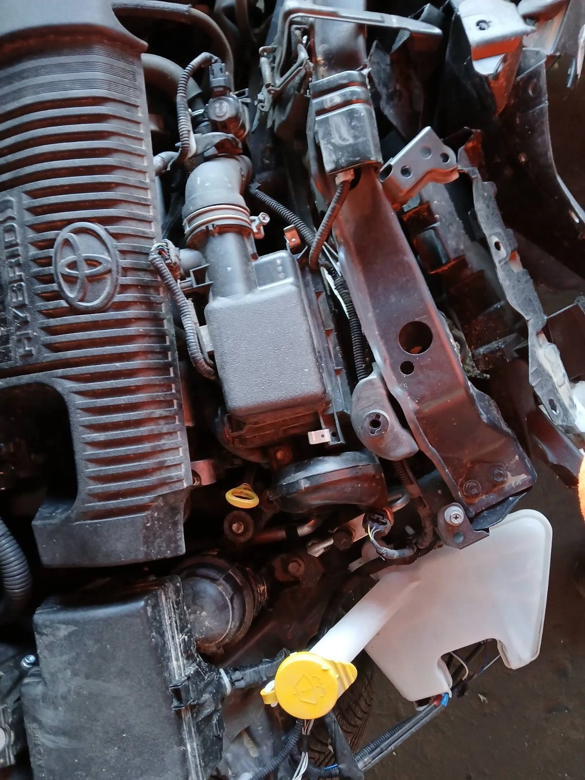 Toyota Yaris 1.5 HIBRID - изображение 5