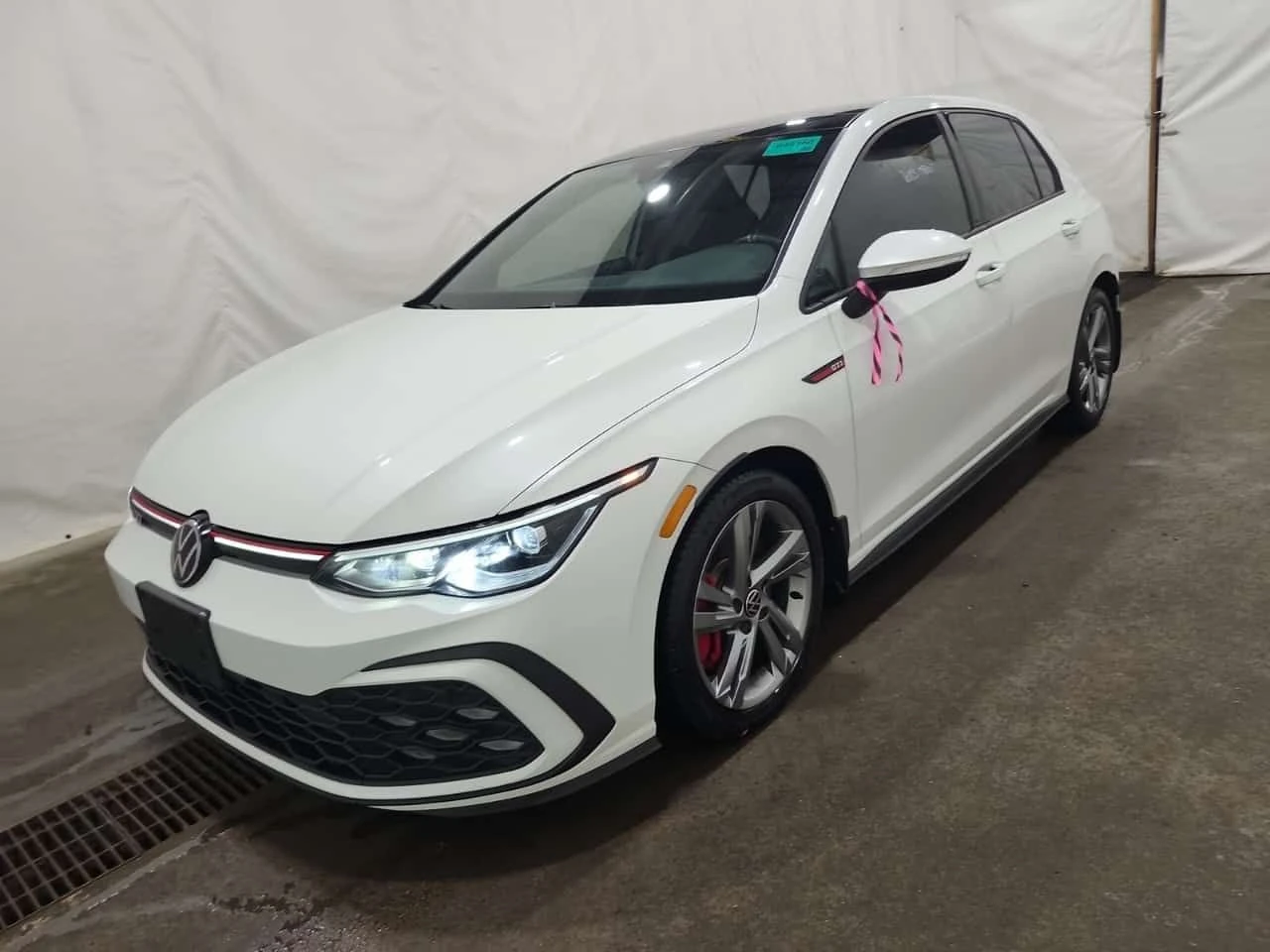 VW Golf GTI/CARFAX/Панорама/2 ключа/Подгрев, снимка 2 - Автомобили и джипове - 53880648