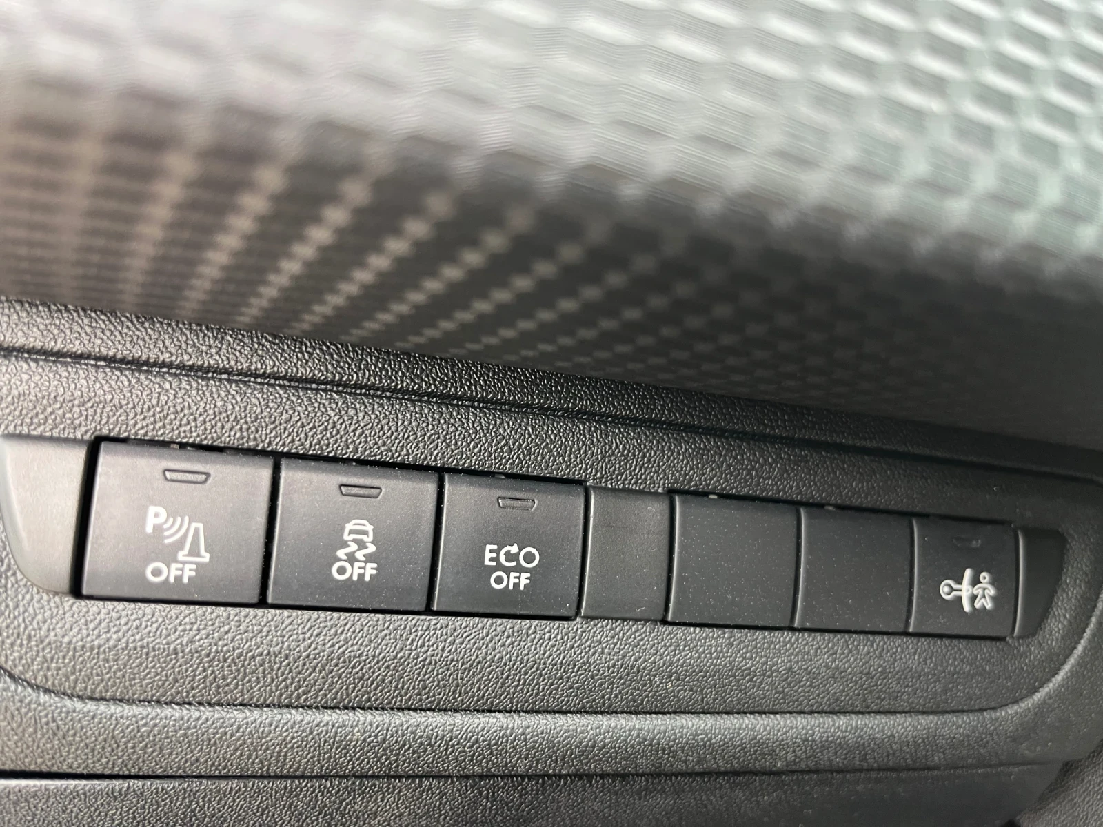Peugeot 2008 1.6HDI ALLURE, снимка 11 - Автомобили и джипове - 54391943