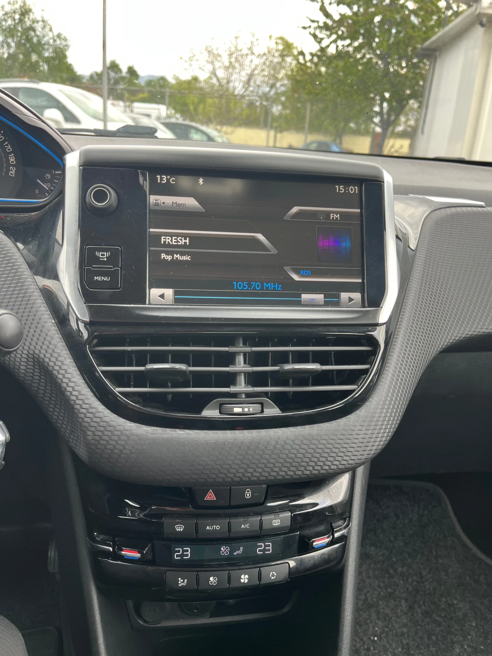 Peugeot 2008 1.6HDI ALLURE, снимка 13 - Автомобили и джипове - 54391943