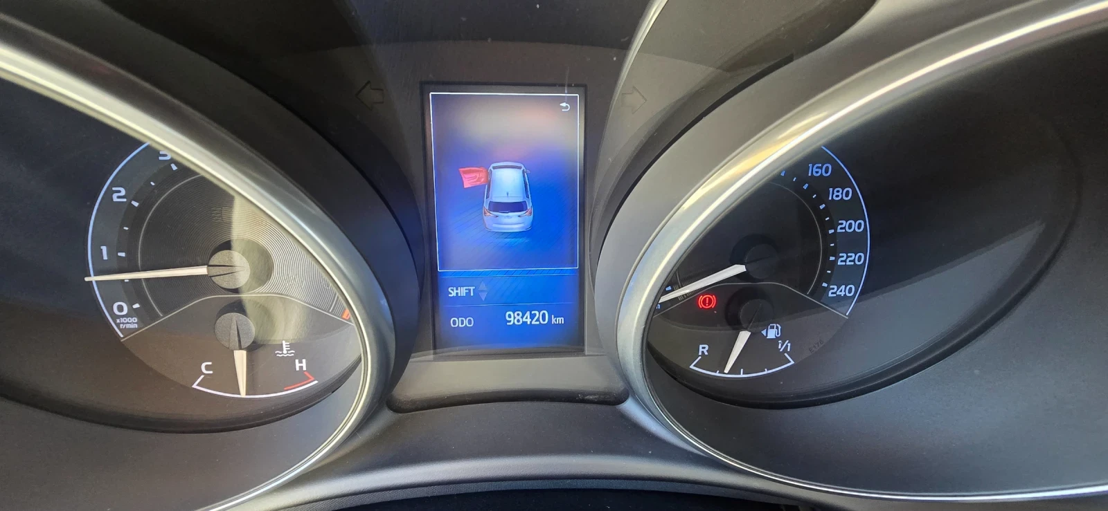 Toyota Auris Първи собственик, снимка 5 - Автомобили и джипове - 54597822