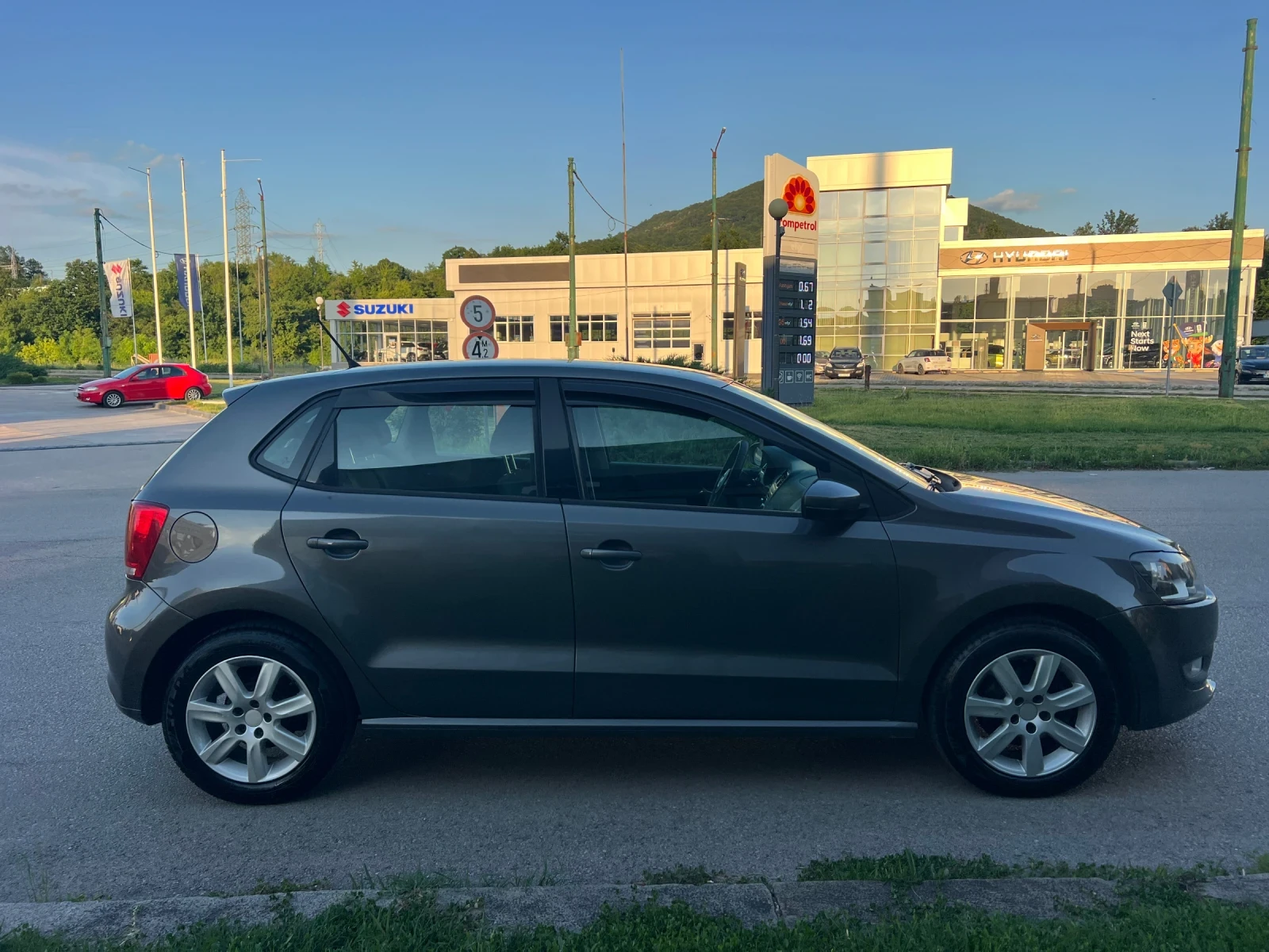 VW Polo 1.6TDI, снимка 5 - Автомобили и джипове - 54866484