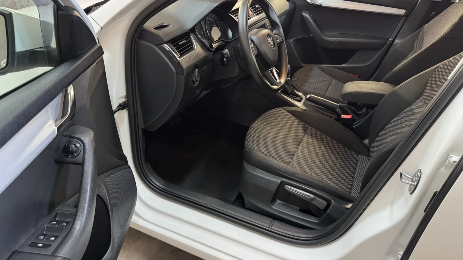 Skoda Octavia Octavia 1.6 DSG , снимка 7 - Автомобили и джипове - 55136896
