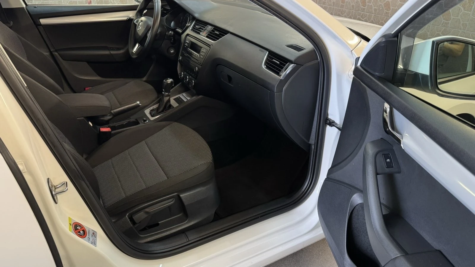 Skoda Octavia Octavia 1.6 DSG , снимка 10 - Автомобили и джипове - 55136896