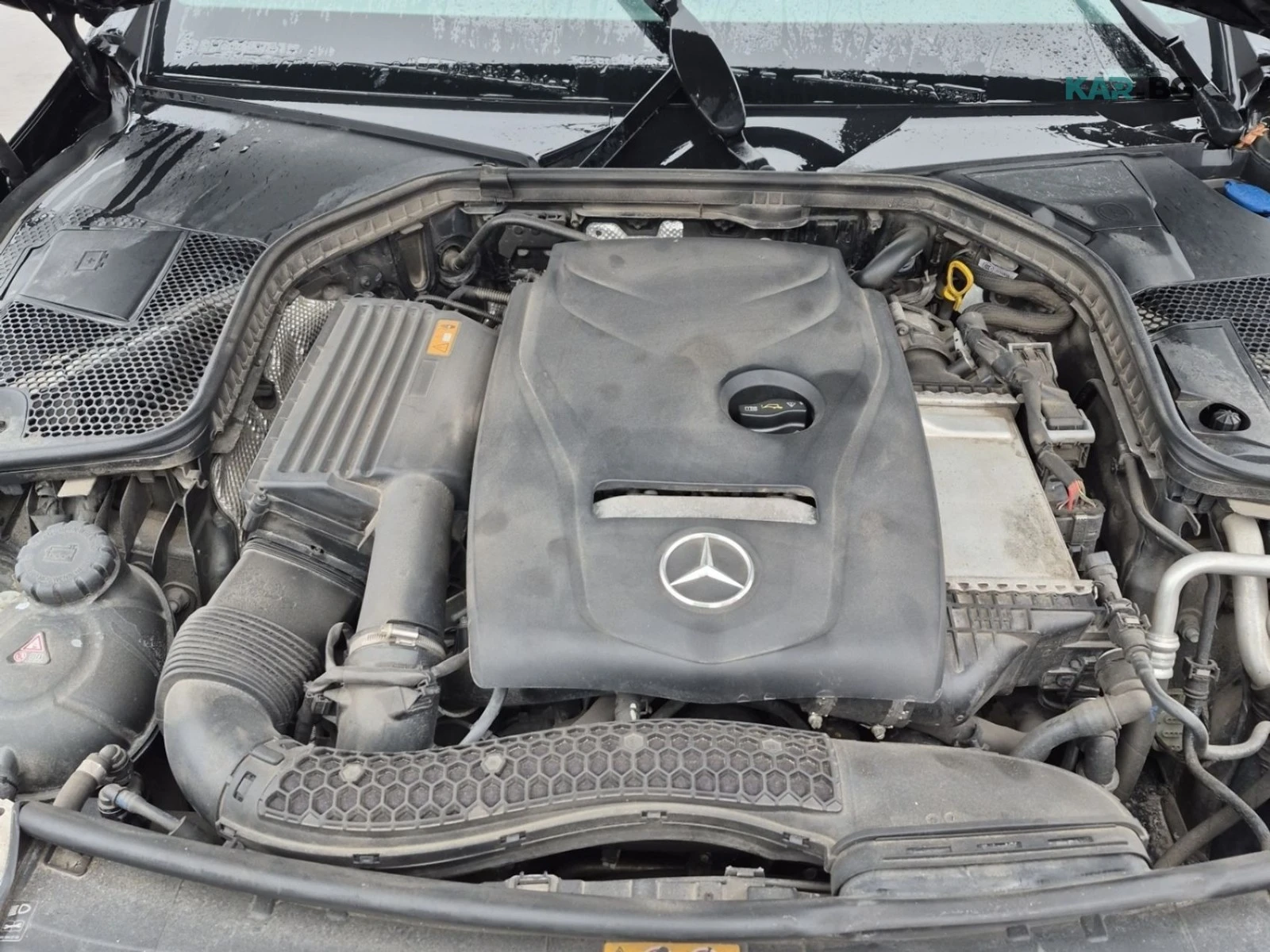 Mercedes-Benz C 300 4MATIC Автокредит Цена до България, снимка 14 - Автомобили и джипове - 55413935