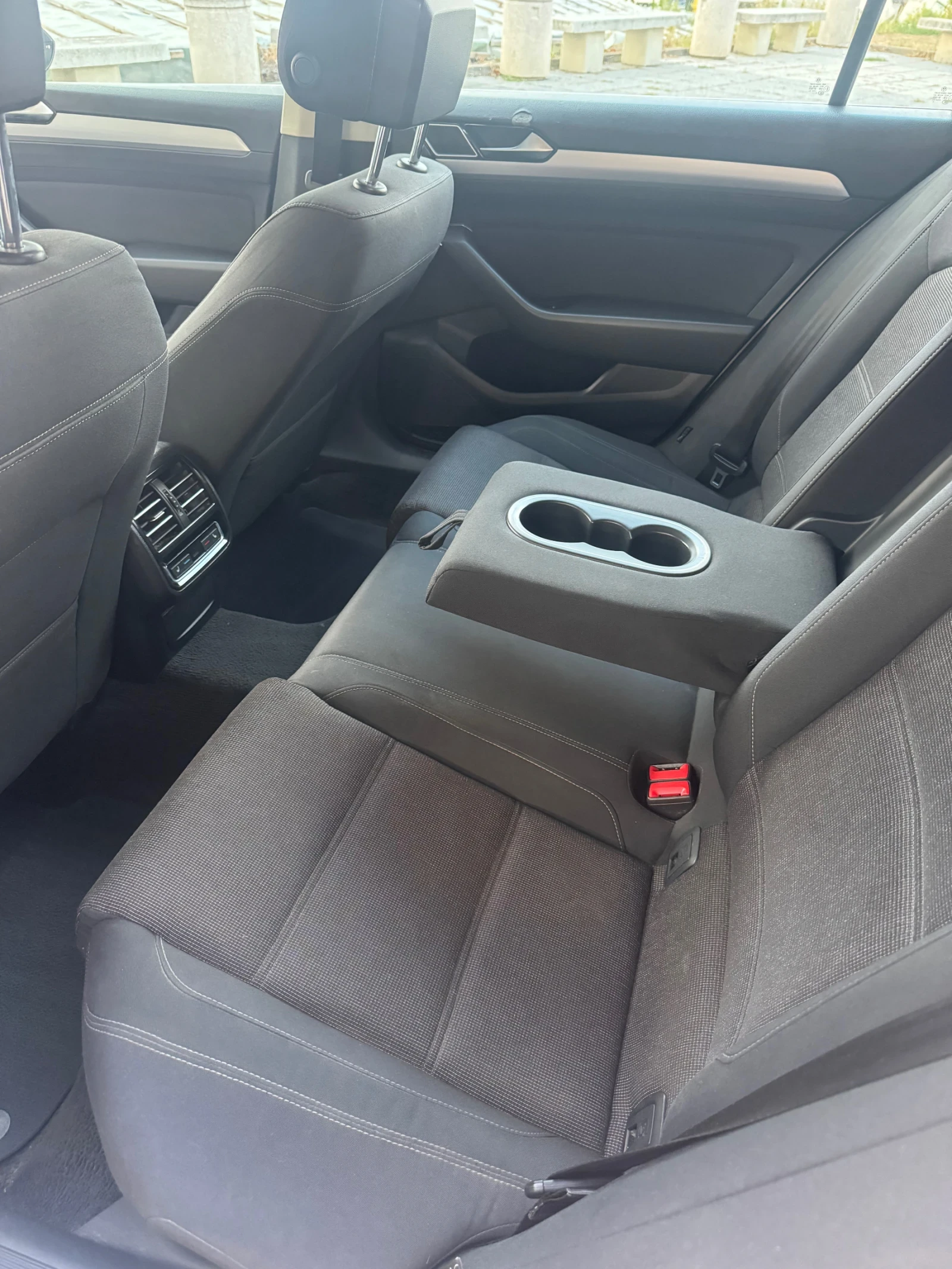VW Passat BlueMotionb8  2016 г. | 2.0 TDI 150 к . Ел теглич , снимка 11 - Автомобили и джипове - 55662332
