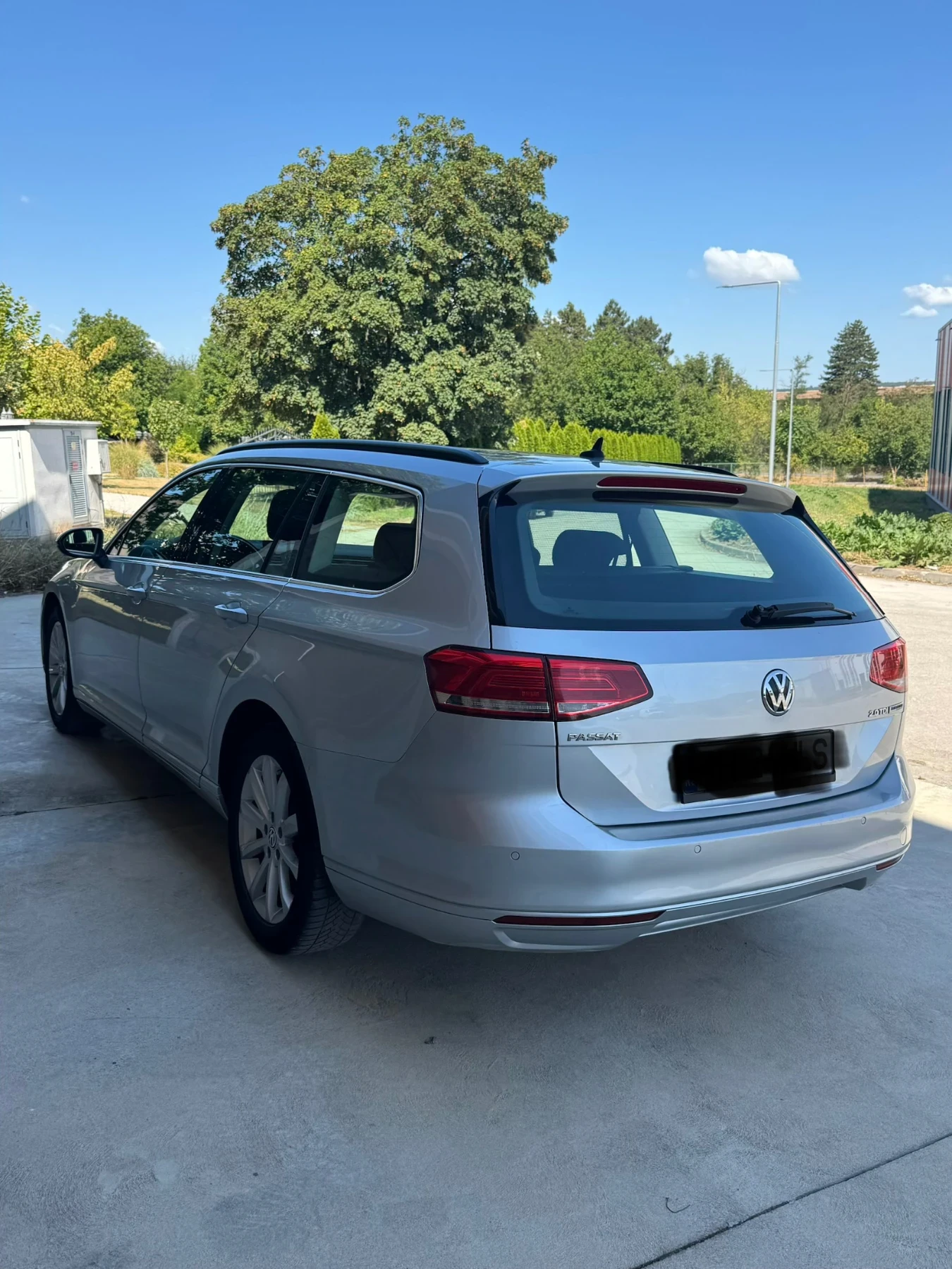 VW Passat BlueMotion   2016 г. | 2.0 TDI 150 к . Ел теглич , снимка 4 - Автомобили и джипове - 55662332