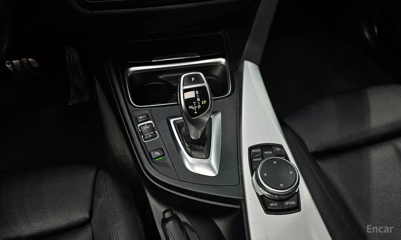 BMW 320 d M Performence Edition* ПОДГРЕВ* КАМЕРА* , снимка 9 - Автомобили и джипове - 55939315