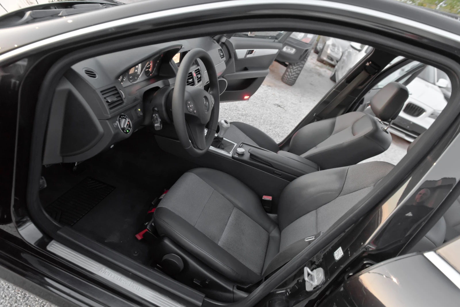 Mercedes-Benz C 220 AMG pack, снимка 9 - Автомобили и джипове - 56037246