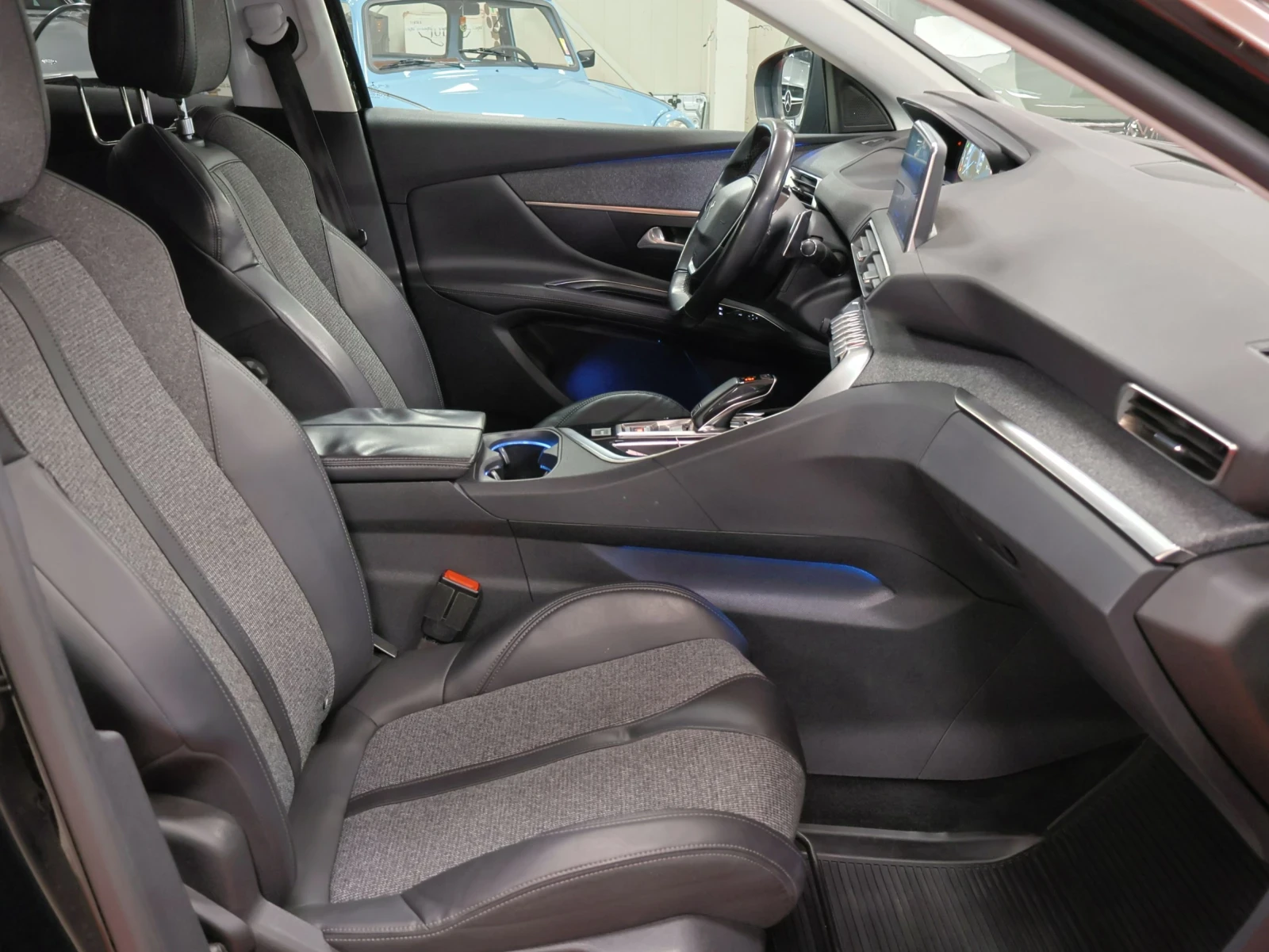 Peugeot 3008 Puretech 130 | EAT6 | Allure Plus, снимка 8 - Автомобили и джипове - 56332167