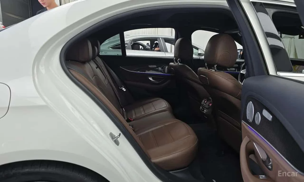 Mercedes-Benz E 63 AMG * 4MATIC+ * ��������� ���� �� �������� *  | Mobile.bg � ����������� 11