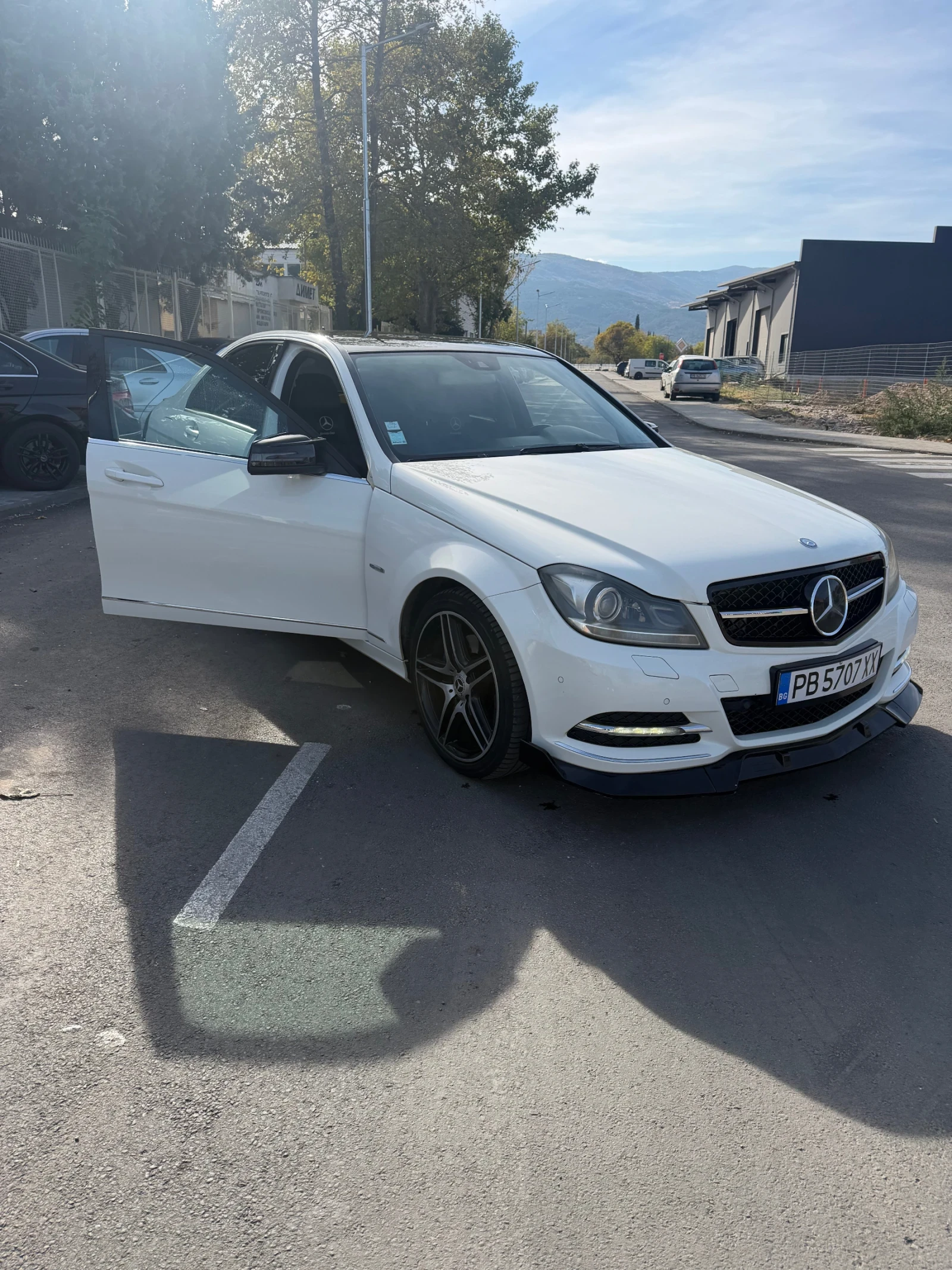Mercedes-Benz C 350, снимка 2 - Автомобили и джипове - 56587318