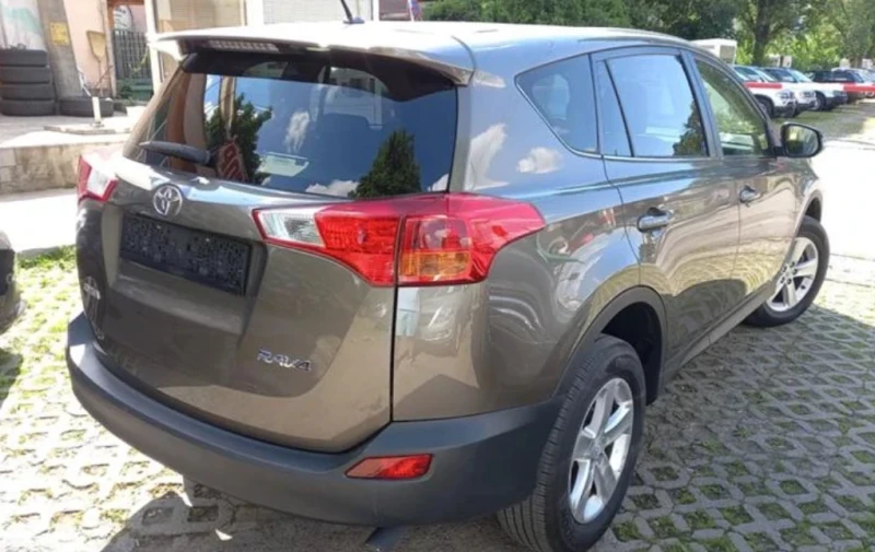 Toyota Rav4, снимка 4 - Автомобили и джипове - 48721678