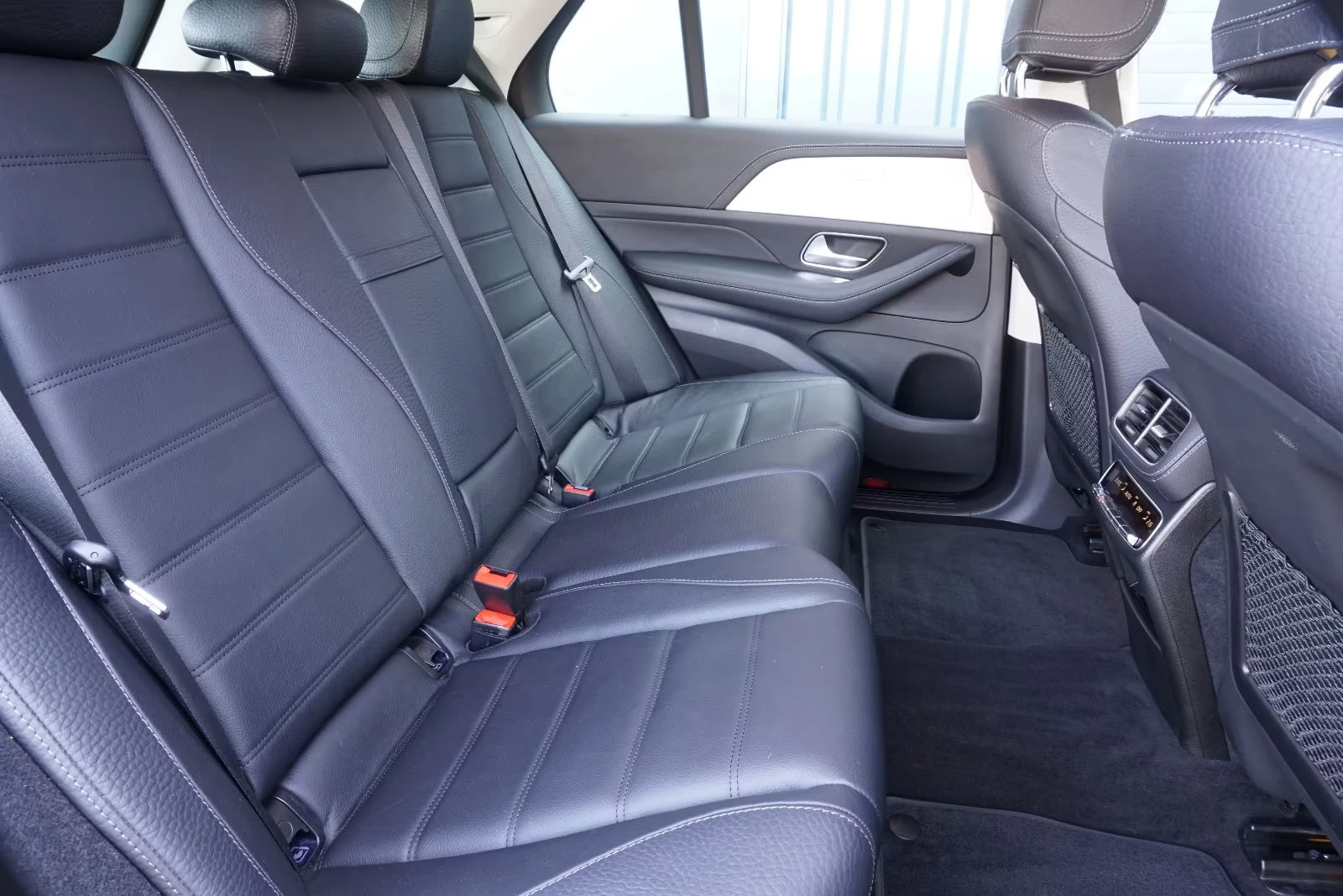 Mercedes-Benz GLE 400 d/4MATIC/AMG/330HP/ACC/CARPLAY/CAM/MEMO/CPIT./400f | Mobile.bg   14