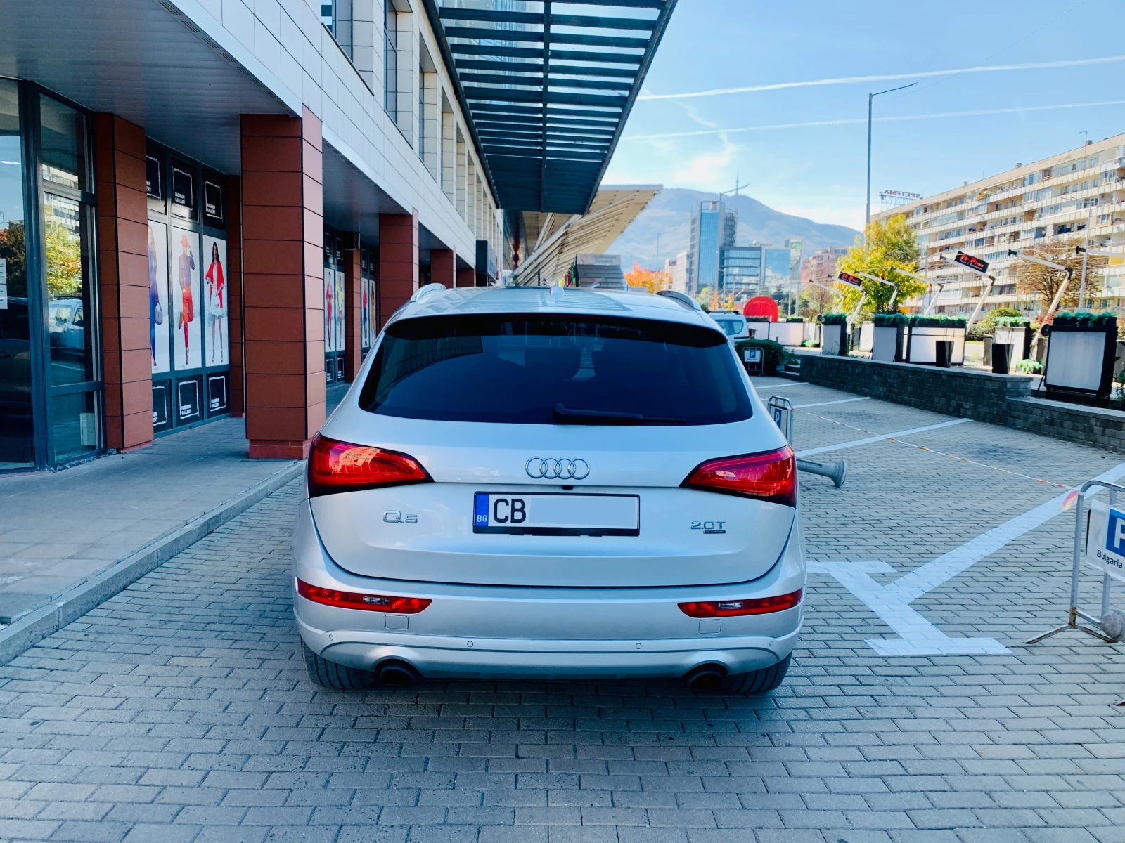 Audi Q5 2.0, снимка 11 - Автомобили и джипове - 53762492