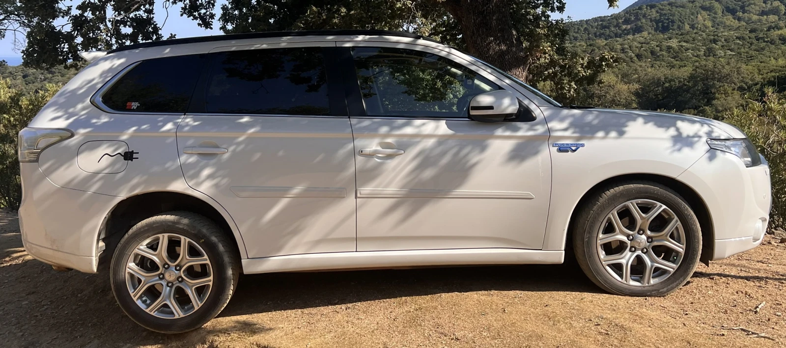 Mitsubishi Outlander 2.0 LPG, снимка 2 - Автомобили и джипове - 55125615