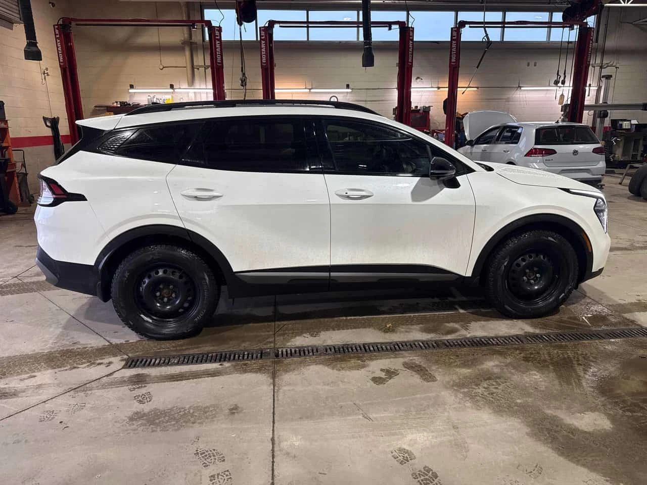 Kia Sportage X Line Limited/ПАНОРАМА/ДИСТРОНИК/360/OT KIA, снимка 4 - Автомобили и джипове - 54398834