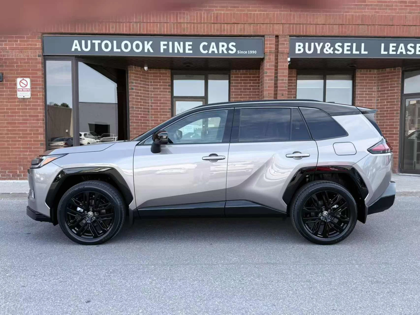 Toyota Rav4 XSE 2.5 ХИБРИД, снимка 2 - Автомобили и джипове - 54436414
