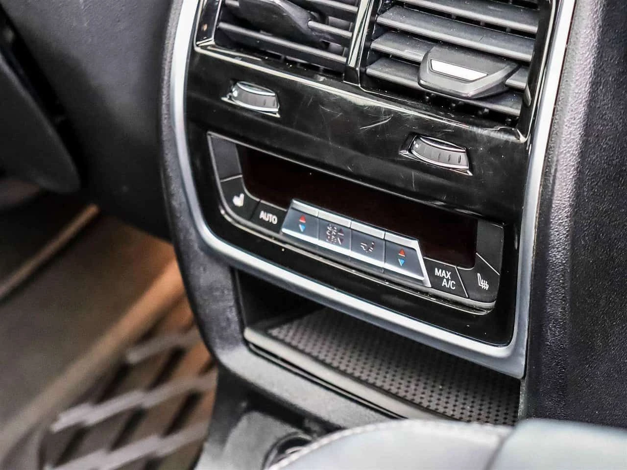 BMW X7 * CARFAX * ���� �� �� | Mobile.bg � ����������� 16