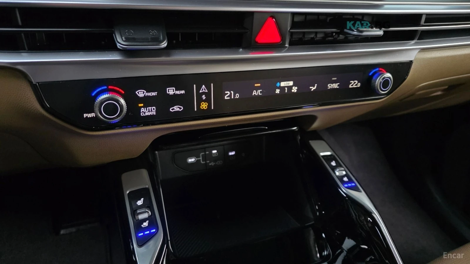 Kia Sorento 4TH GENERATION 2.2 DIESEL/360/HUD/DISTRONIC, снимка 17 - Автомобили и джипове - 54870905