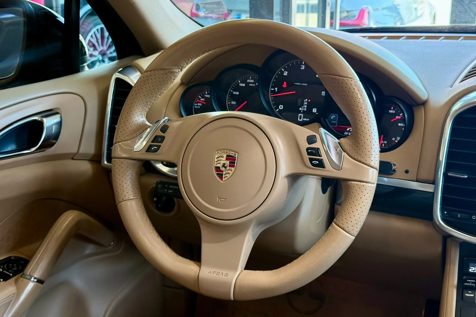 Porsche Cayenne Pano* Carplay* Подгрев* ЛИЗИНГ , снимка 10 - Автомобили и джипове - 55477869