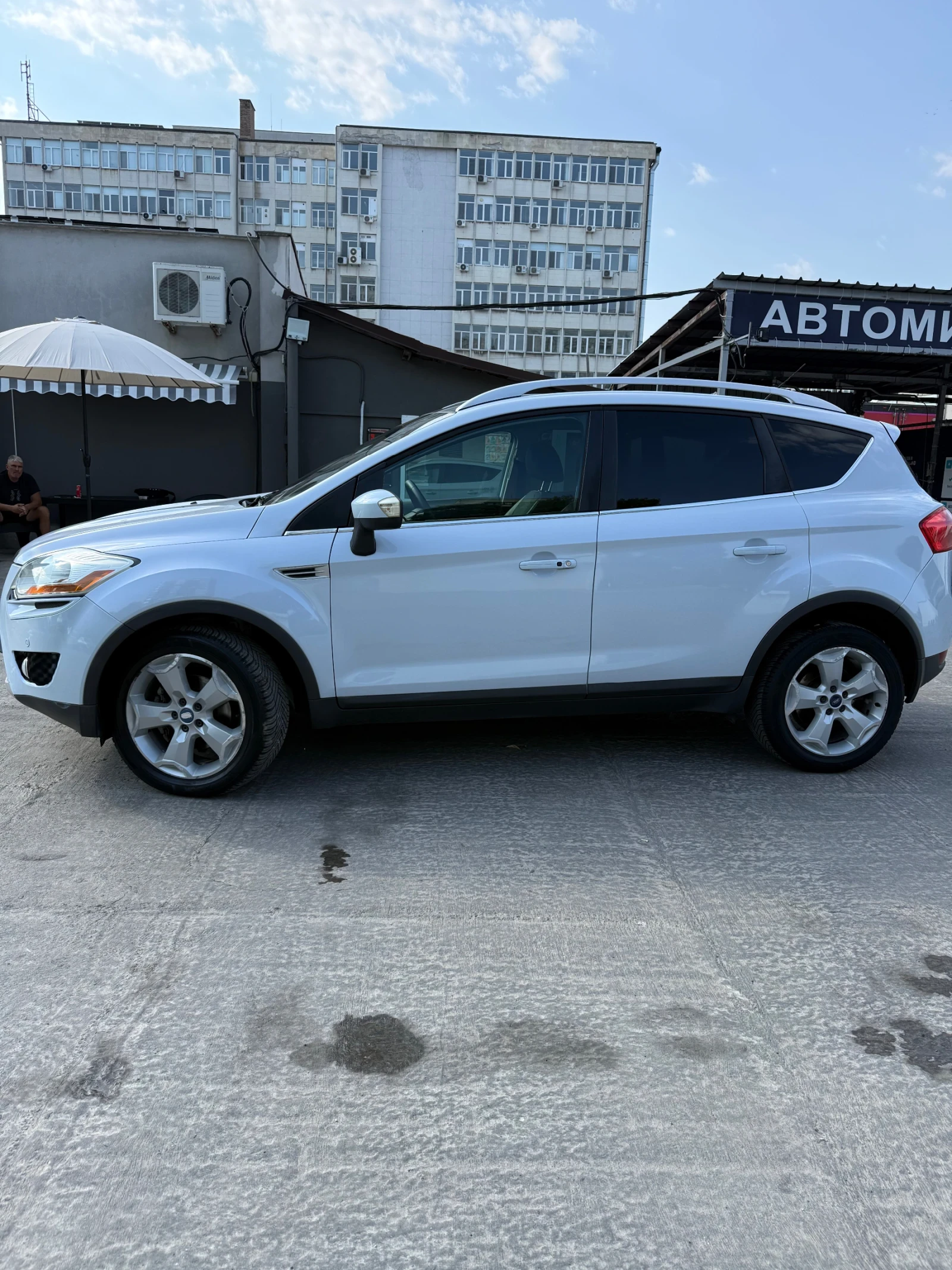 Ford Kuga TITANIUM* 4x4* KAMERA* NAVi, снимка 2 - Автомобили и джипове - 55767385
