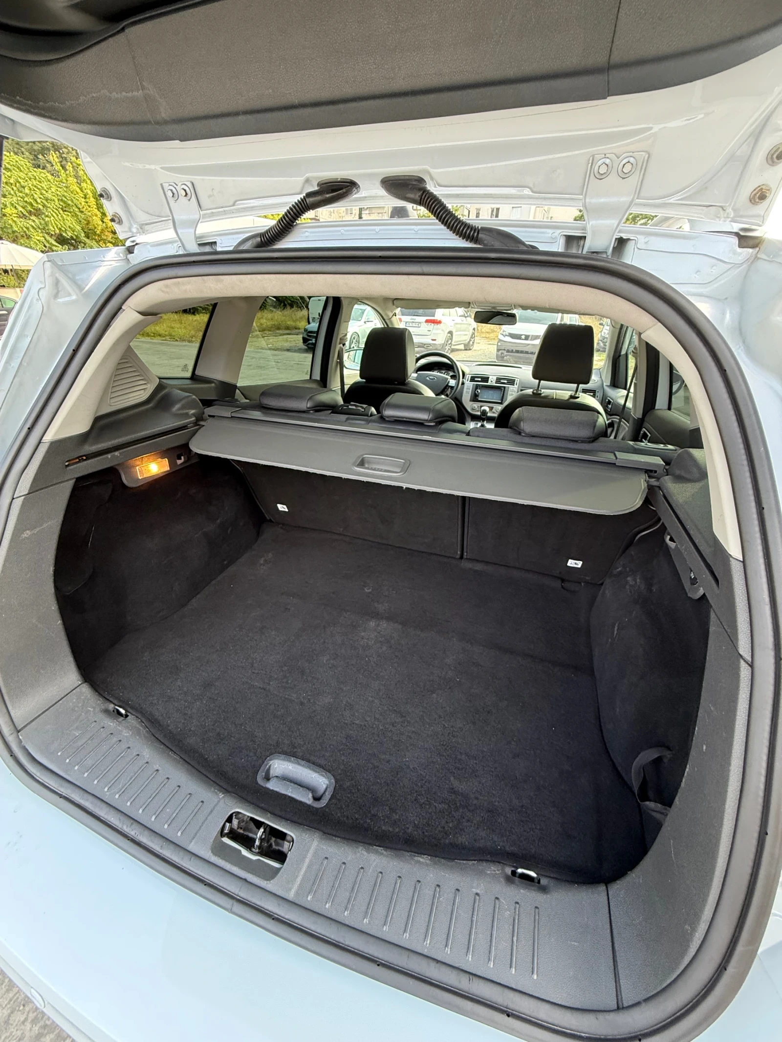 Ford Kuga TITANIUM* 4x4* KAMERA* NAVi, снимка 11 - Автомобили и джипове - 55767385