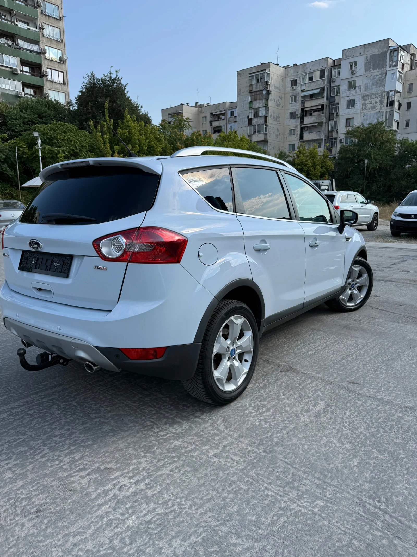 Ford Kuga TITANIUM* 4x4* KAMERA* NAVi, снимка 5 - Автомобили и джипове - 55767385