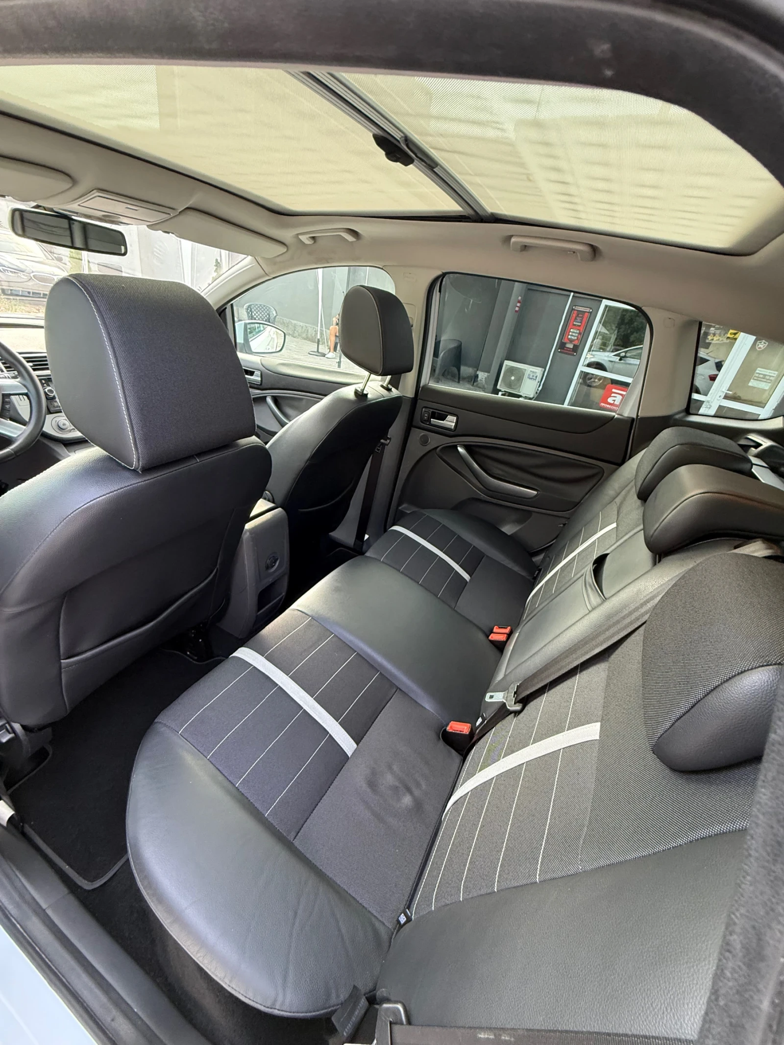 Ford Kuga TITANIUM* 4x4* KAMERA* NAVi, снимка 9 - Автомобили и джипове - 55767385