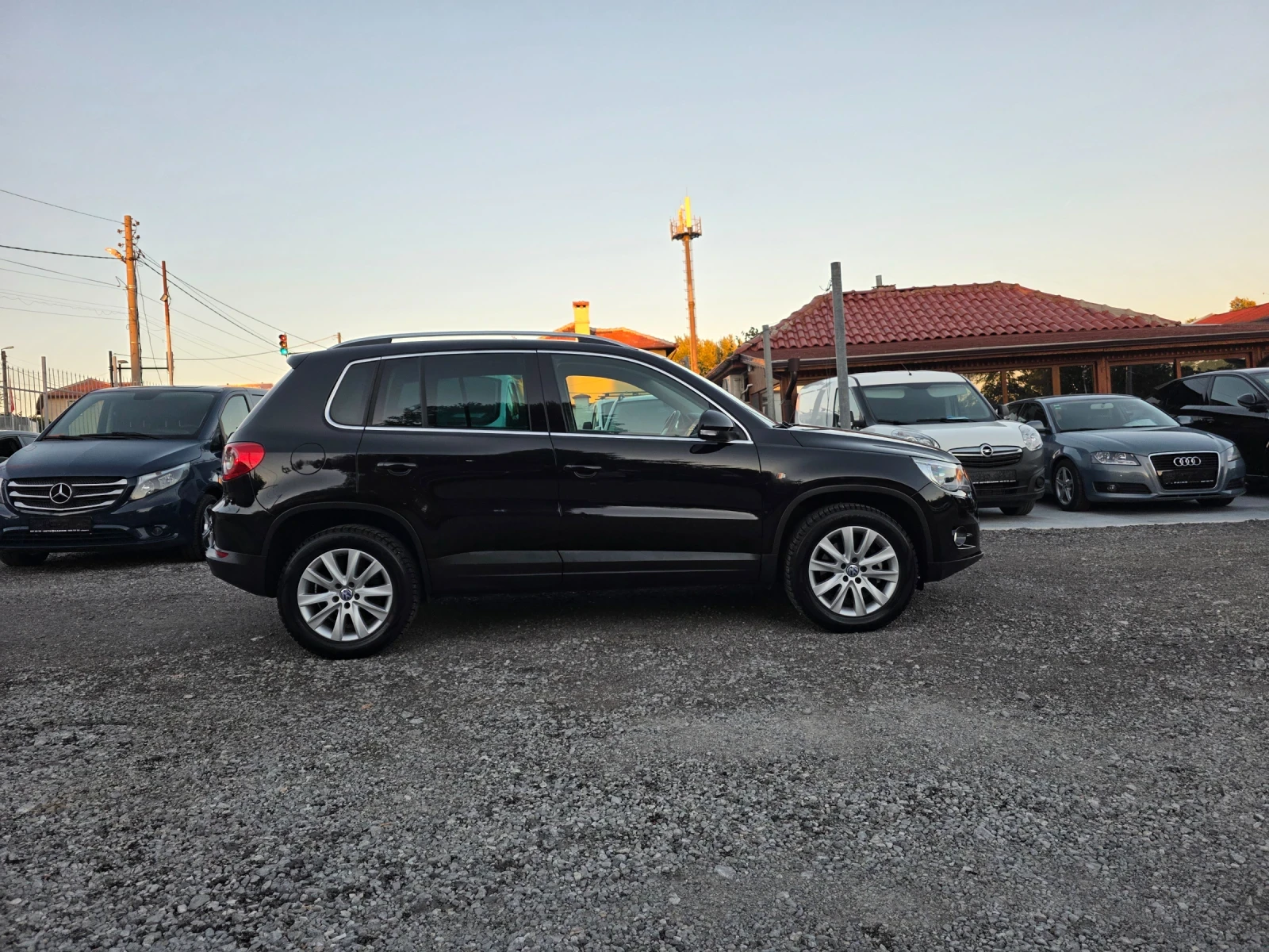 VW Tiguan 2.0tsi 4motion 4x4 Панорама, снимка 10 - Автомобили и джипове - 55965434