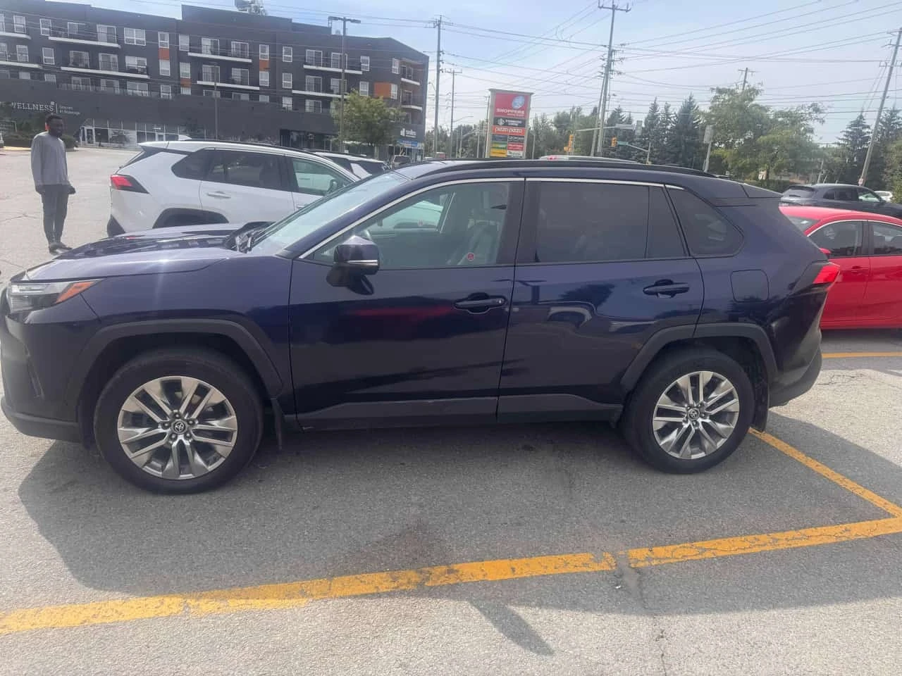 Toyota Rav4 * XLE AWD * CARFAX * БЕЗ ПЪРВОНАЧАЛНА ВНОСКА, снимка 2 - Автомобили и джипове - 56170164
