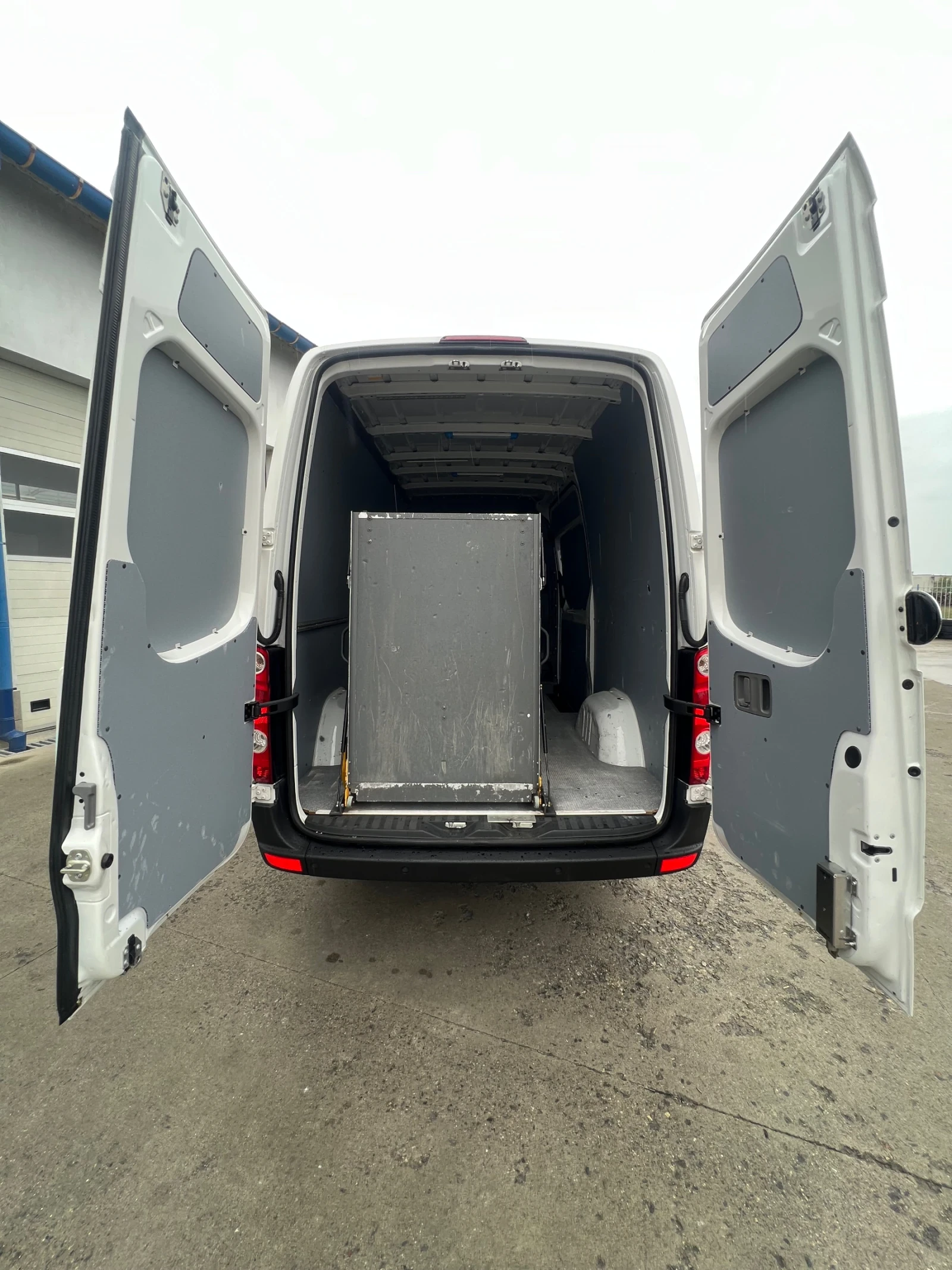 VW Crafter FULL / Рампа / 2016 / Като нов! - изображение 7