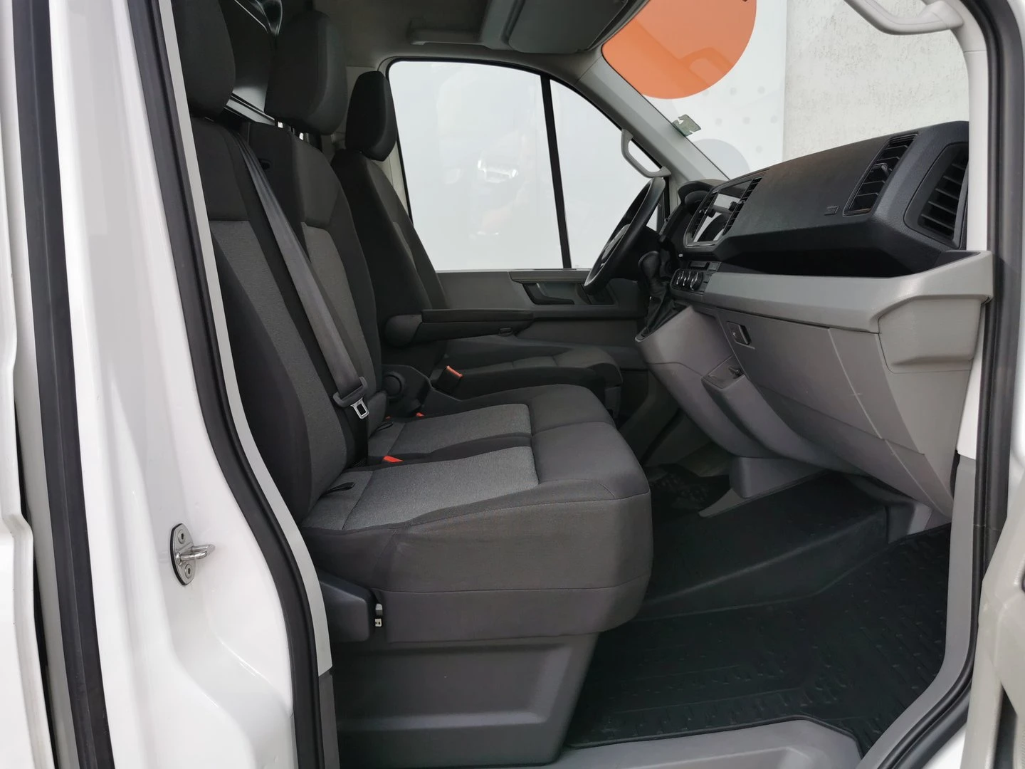 VW Crafter Furgon 30 SR NK 2.0 TDI PP - изображение 5