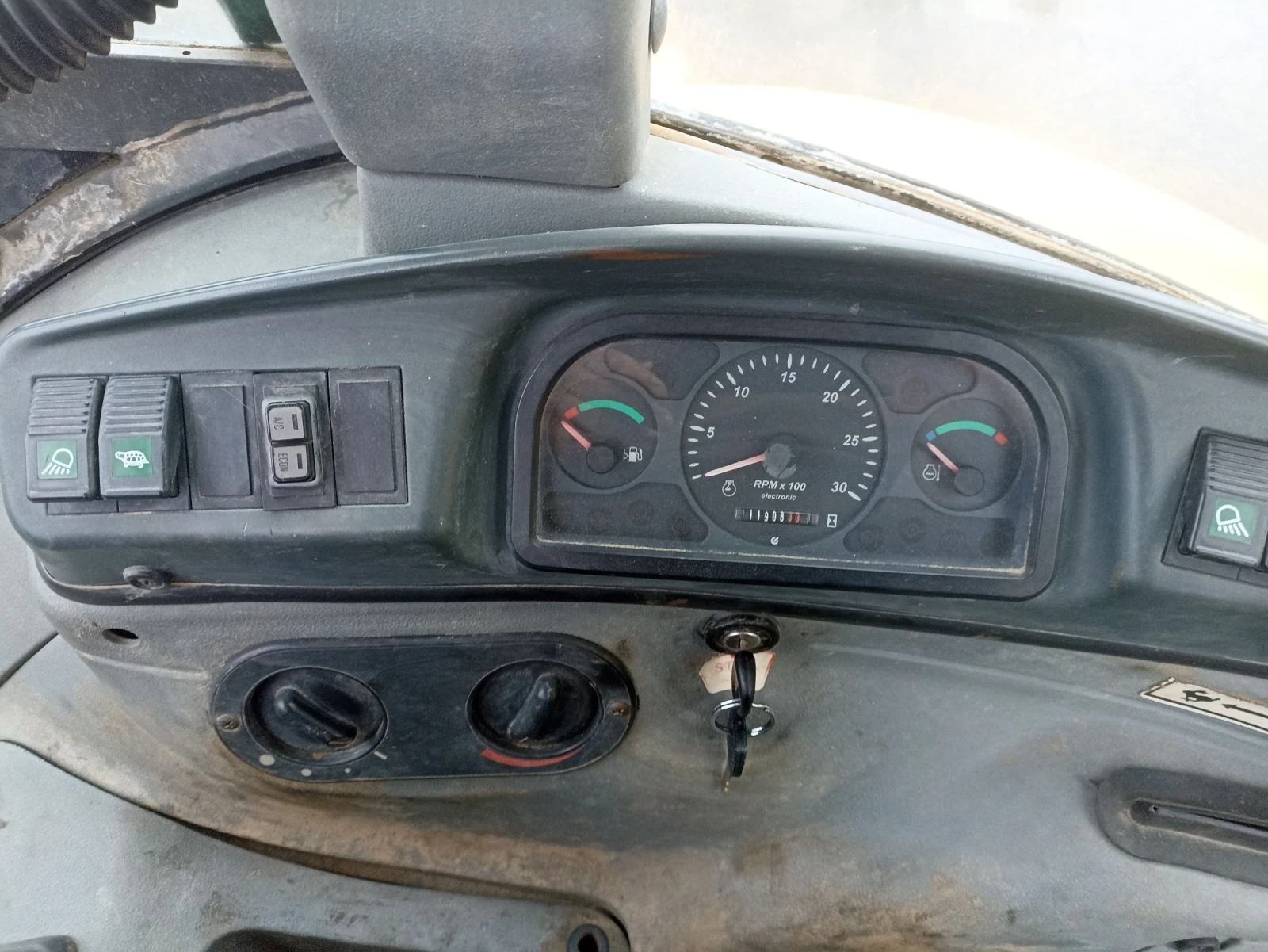 Багер New Holland, снимка 9 - Индустриална техника - 54284808