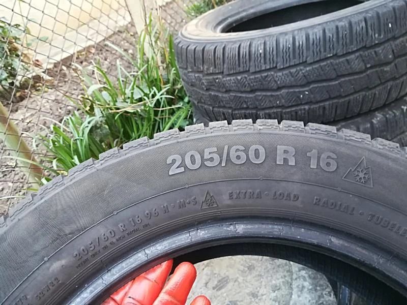 Гуми Зимни 205/60R16, снимка 8 - Гуми и джанти - 23625278