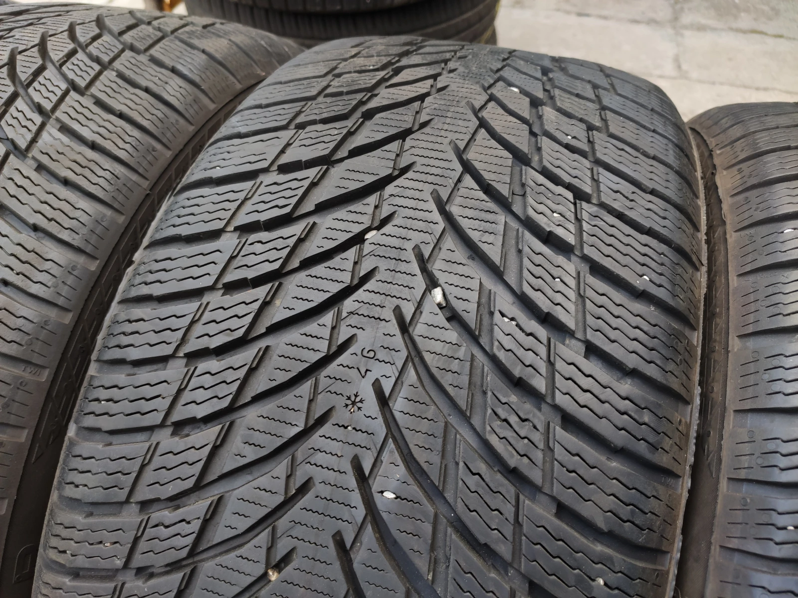  235/40R18 | Mobile.bg   3