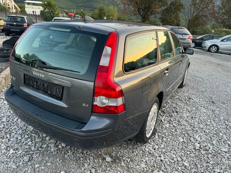 Volvo V50 2.4i KLIMA , снимка 5 - Автомобили и джипове - 47419047