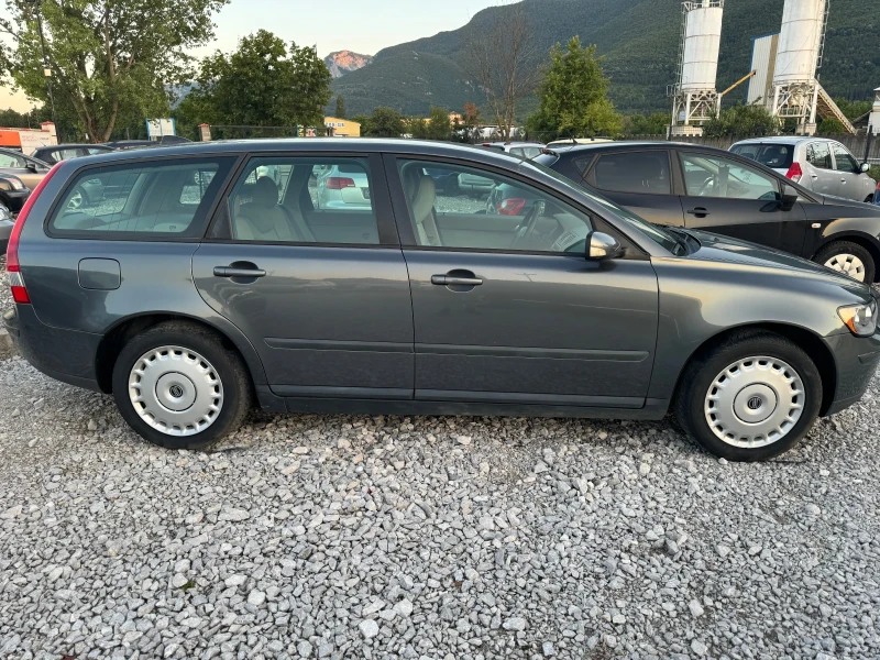 Volvo V50 2.4i KLIMA , снимка 6 - Автомобили и джипове - 47419047