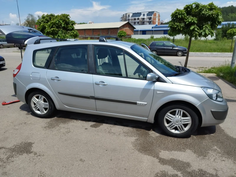 Renault Scenic 7 места, снимка 3 - Автомобили и джипове - 48385120