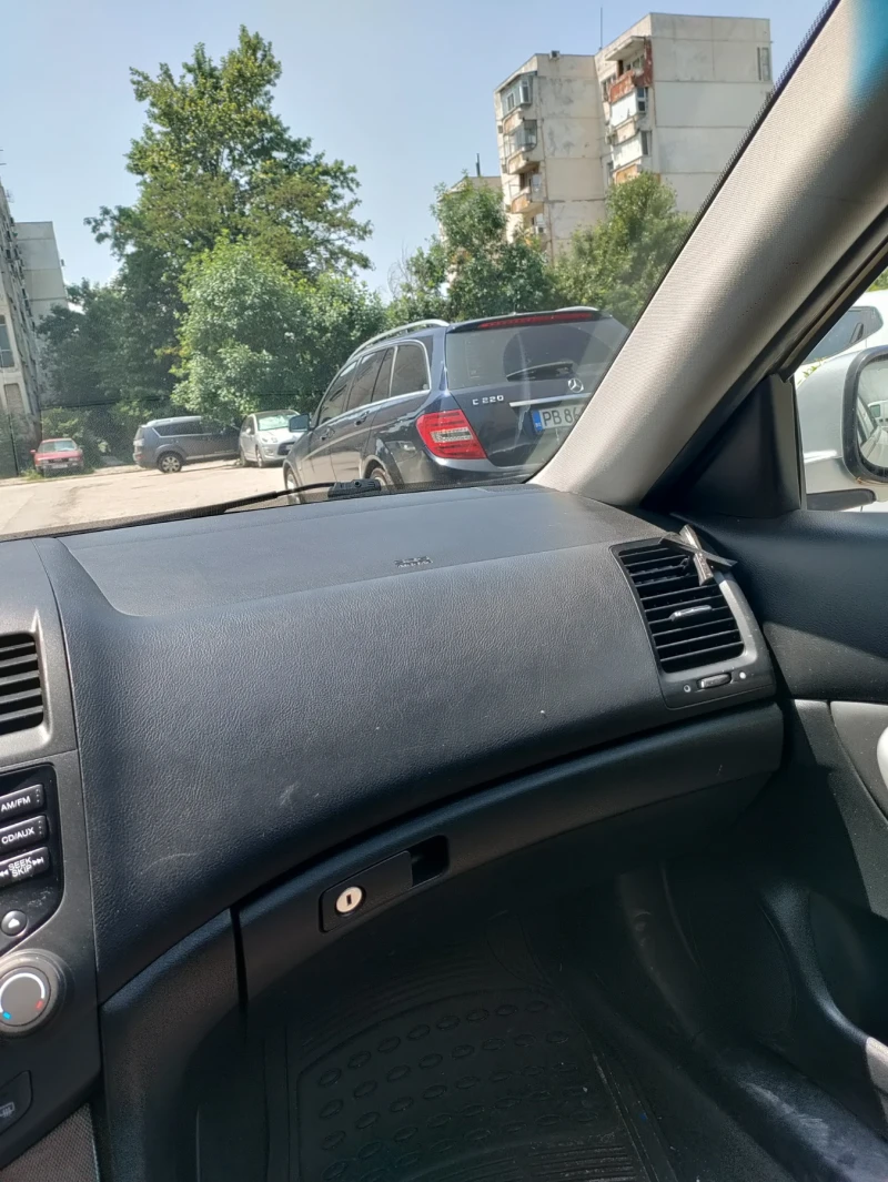 Honda Accord 2.0I, снимка 11 - Автомобили и джипове - 50582707