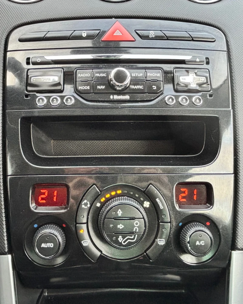 Peugeot 308 1.6HDI/КАБРИО/6 СКОРОСТИ, снимка 12 - Автомобили и джипове - 52043593