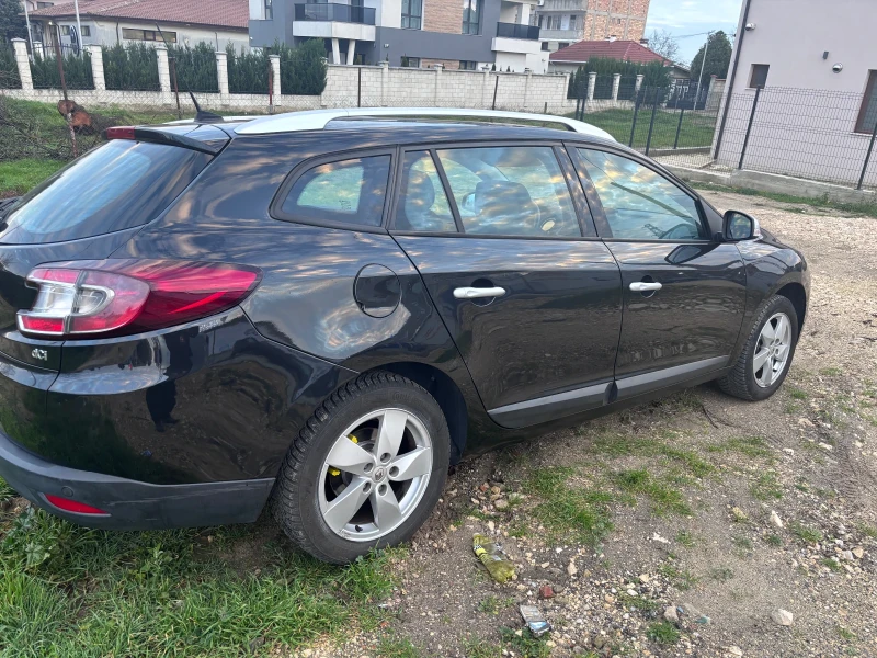 Renault Megane 1.5 dci, снимка 8 - Автомобили и джипове - 52747622