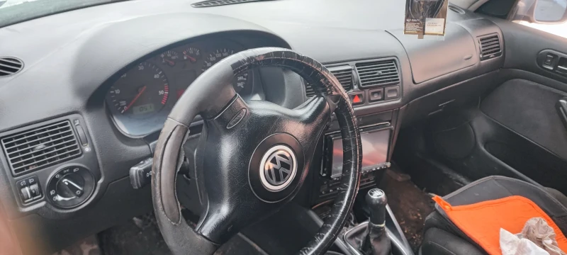 VW Golf, снимка 6 - Автомобили и джипове - 52896110