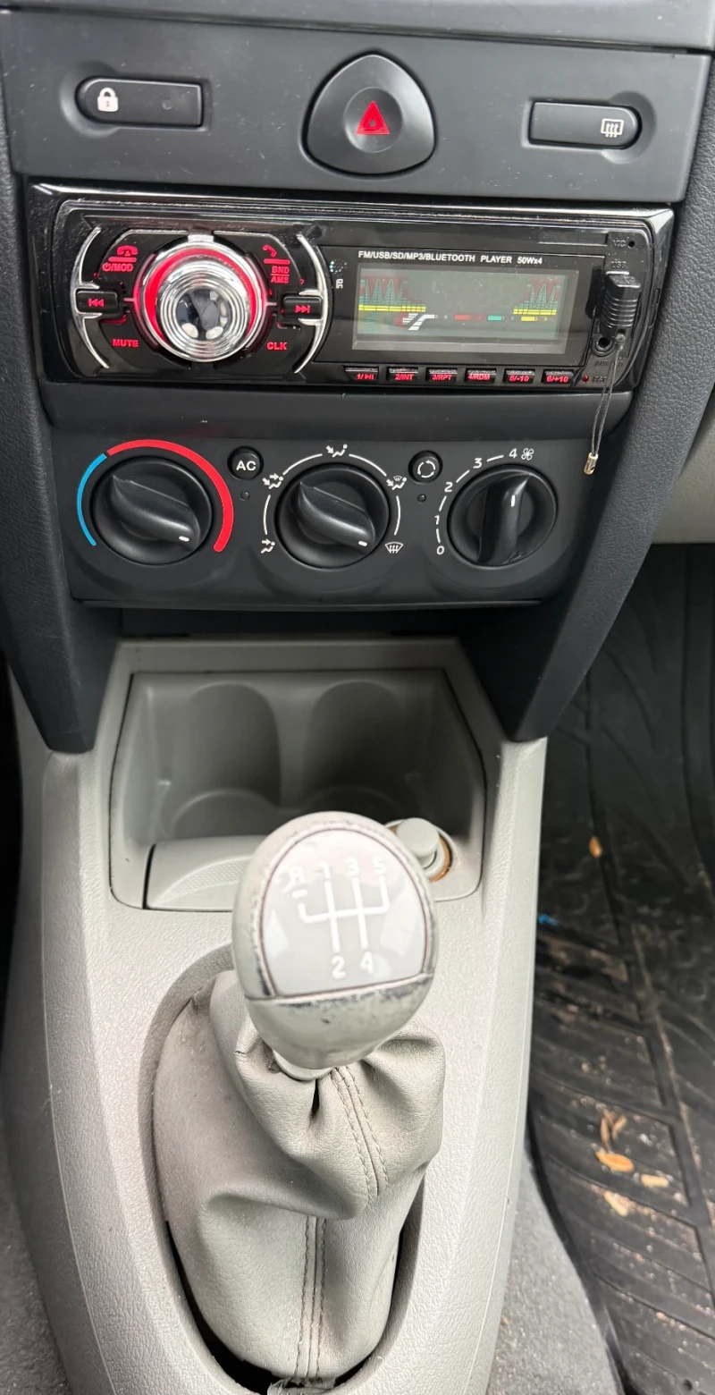 Renault Clio 1.4 ГАЗ, снимка 8 - Автомобили и джипове - 53132633