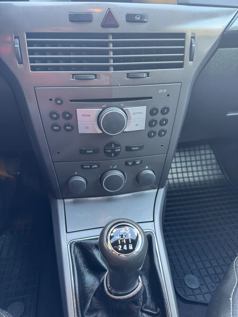 Opel Astra 1.7cdti, снимка 10 - Автомобили и джипове - 53405230