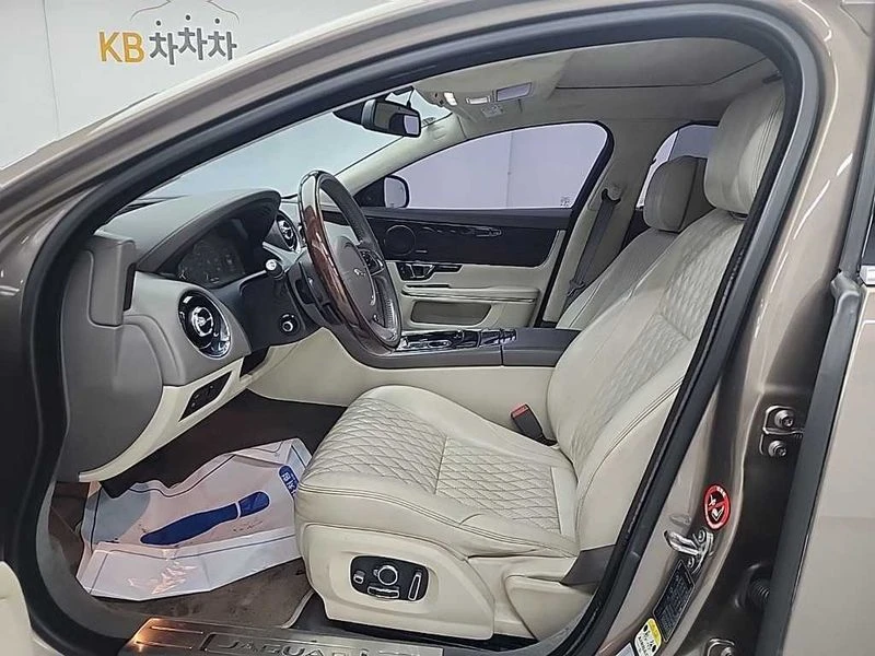 Jaguar Xj 3.0 Automatic, снимка 11 - Автомобили и джипове - 55926301
