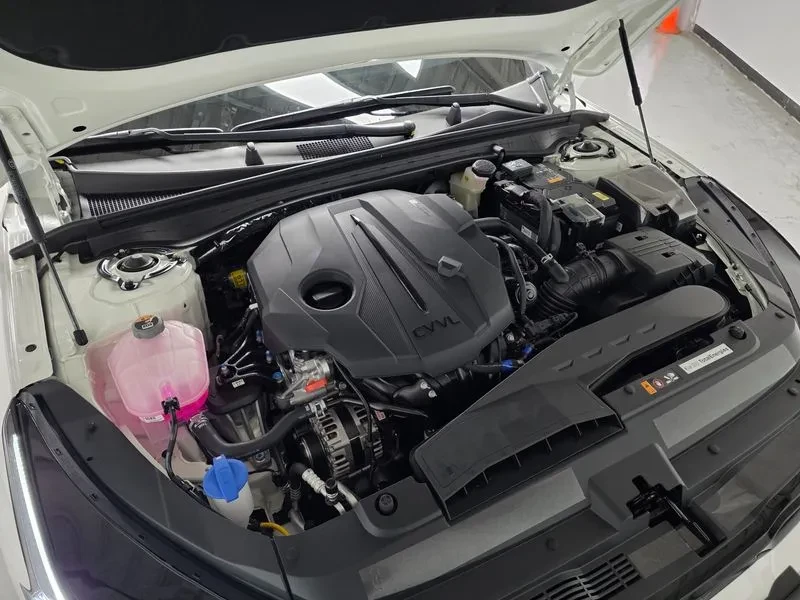 Kia K5 2.0 Noblesse/ЧИСТО НОВА, снимка 8 - Автомобили и джипове - 56683018